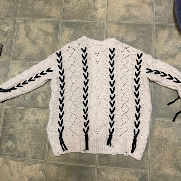 Zara Knit Sweater - Picture 2 of 3